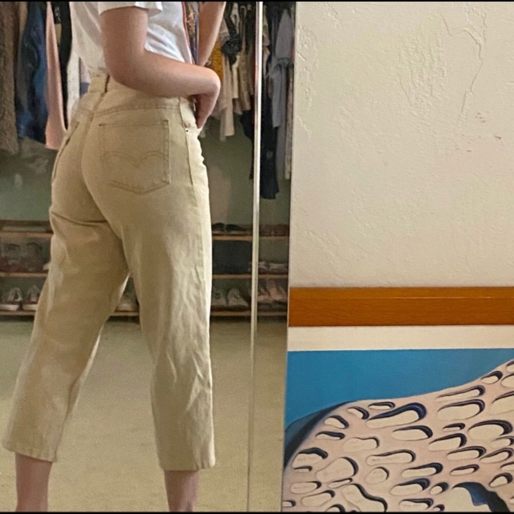 RARE Cream Vintage Levi’s !!!